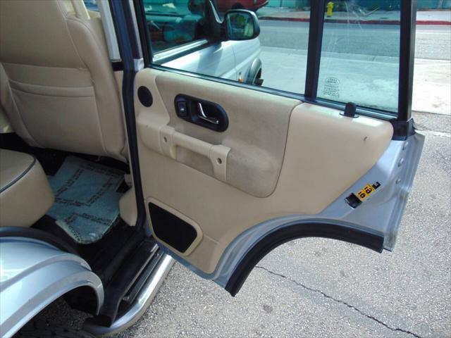 used 2004 Land Rover Discovery car, priced at $10,995