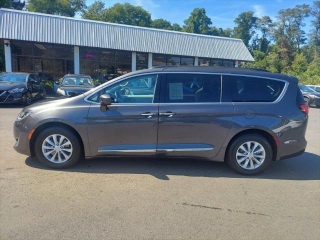 used 2017 Chrysler Pacifica car, priced at $14,995