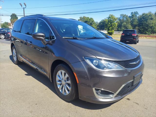 used 2017 Chrysler Pacifica car, priced at $14,995