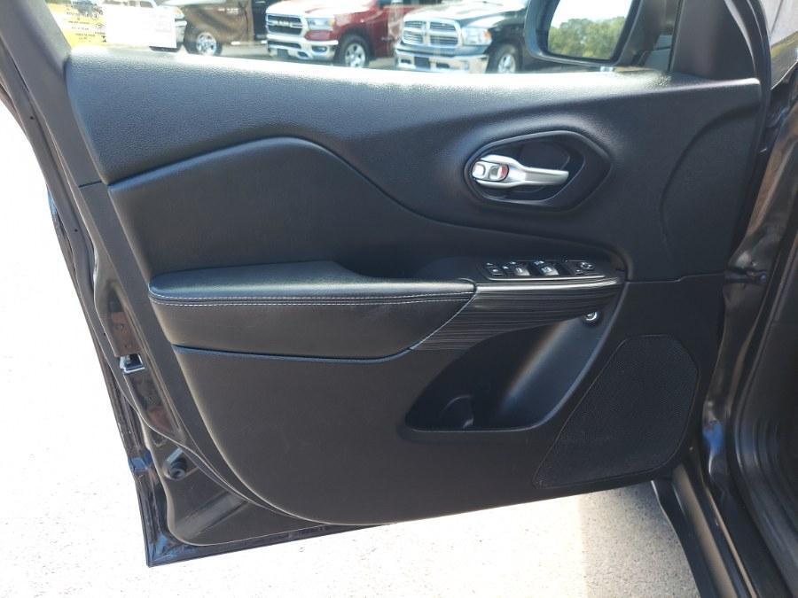 used 2015 Jeep Cherokee car, priced at $8,995