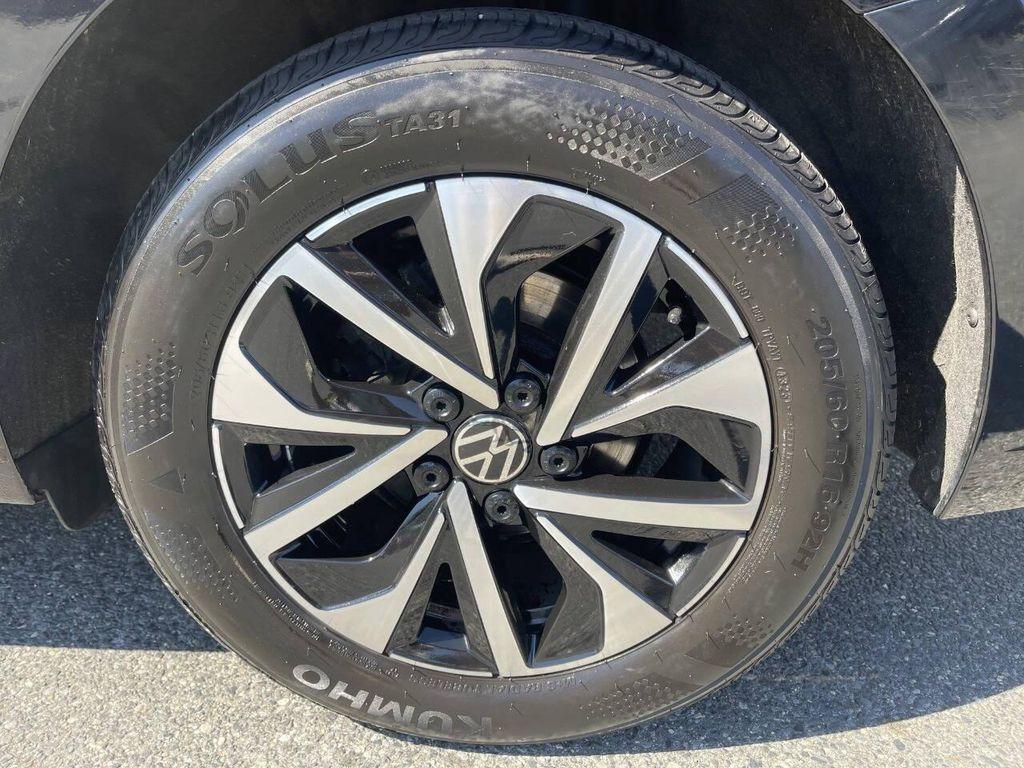 used 2024 Volkswagen Jetta car, priced at $18,995