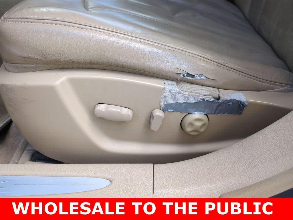 used 2007 Buick Lucerne car, priced at $3,900