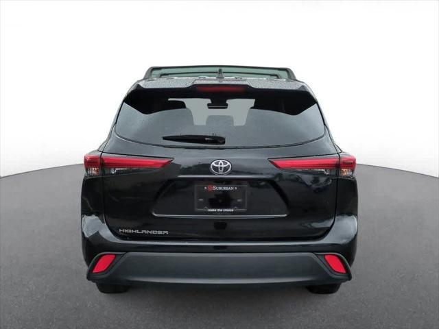 used 2023 Toyota Highlander car, priced at $31,900