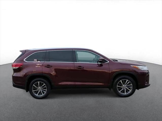 used 2019 Toyota Highlander car, priced at $27,759