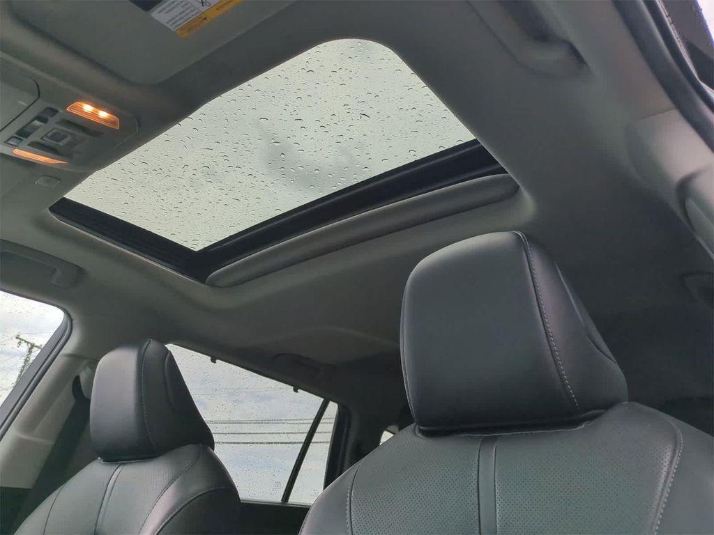 used 2023 Toyota Highlander car, priced at $35,500