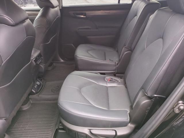 used 2023 Toyota Highlander car, priced at $38,497