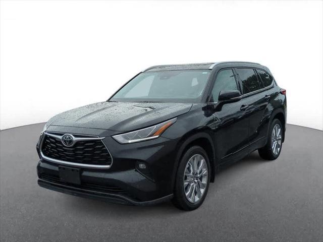 used 2023 Toyota Highlander car, priced at $38,497