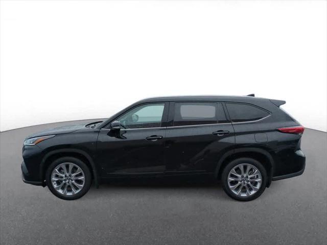 used 2023 Toyota Highlander car, priced at $38,497