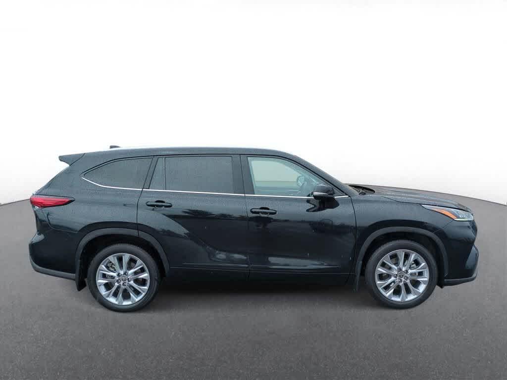 used 2023 Toyota Highlander car, priced at $35,500