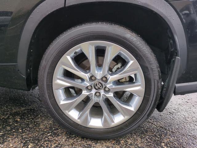 used 2023 Toyota Highlander car, priced at $38,497