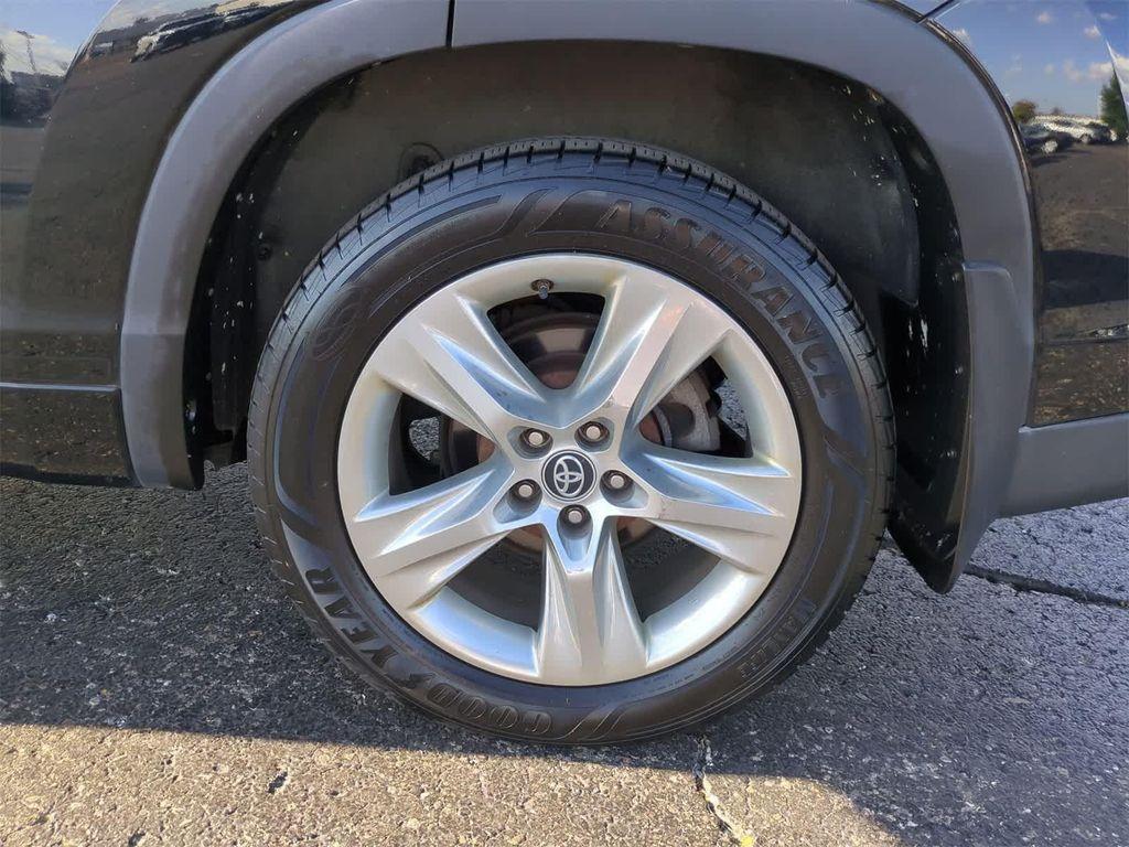 used 2017 Toyota Highlander car, priced at $24,477