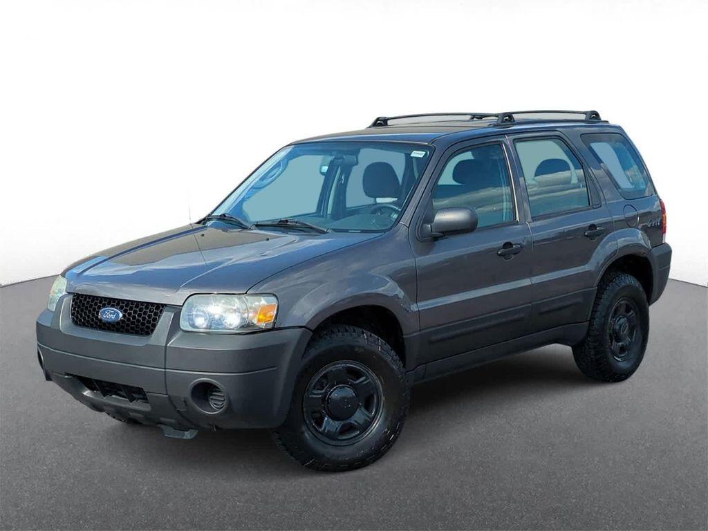 used 2005 Ford Escape car, priced at $3,903