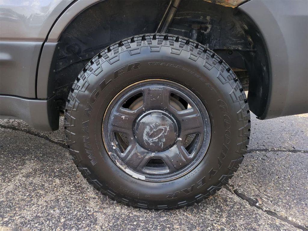 used 2005 Ford Escape car, priced at $3,903