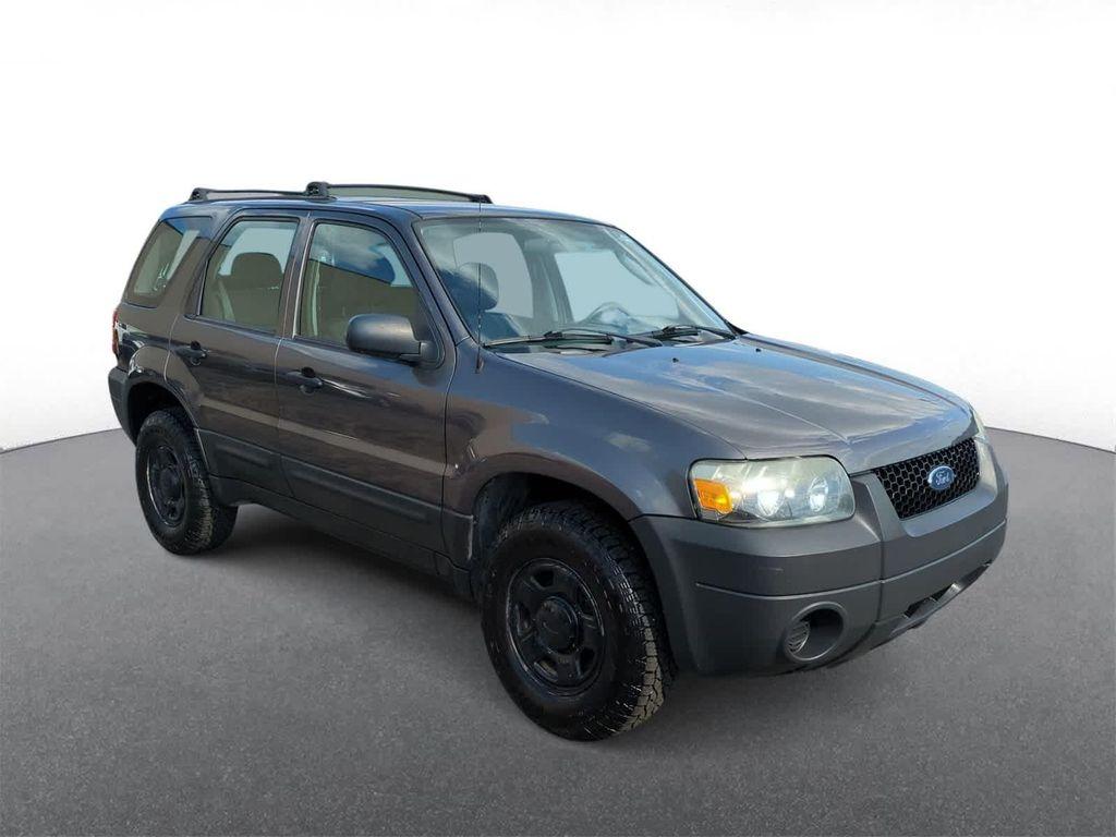 used 2005 Ford Escape car, priced at $3,903