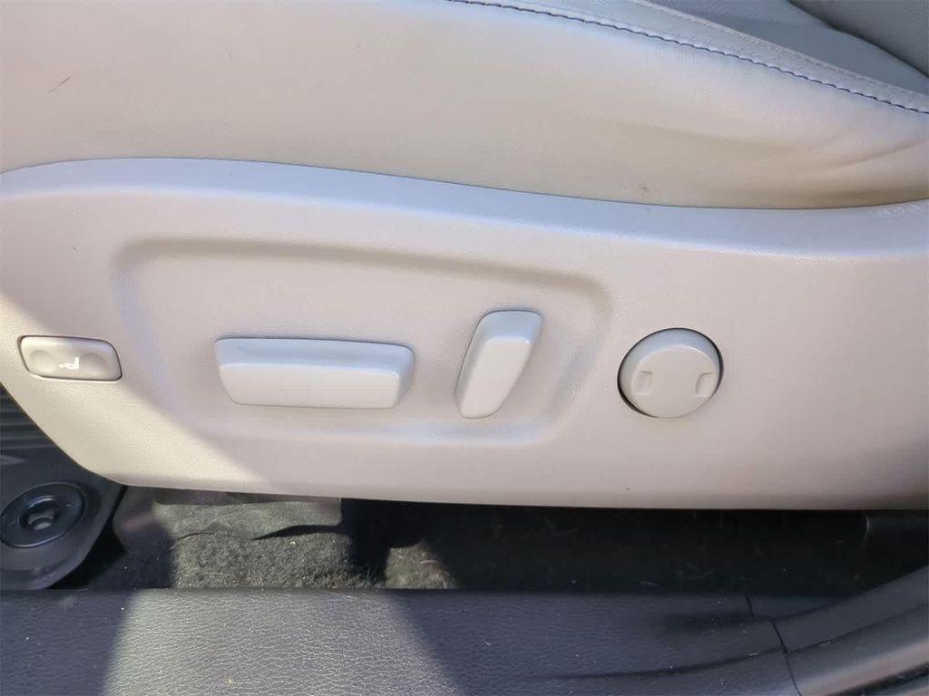 used 2019 Toyota Highlander car, priced at $29,500