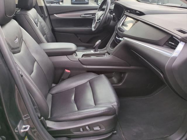 used 2017 Cadillac XT5 car, priced at $14,000