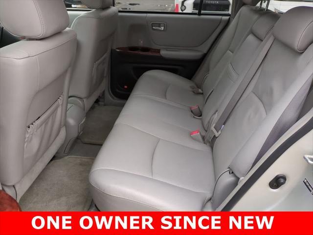 used 2004 Toyota Highlander car, priced at $8,900