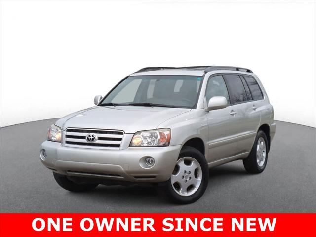 used 2004 Toyota Highlander car, priced at $8,900