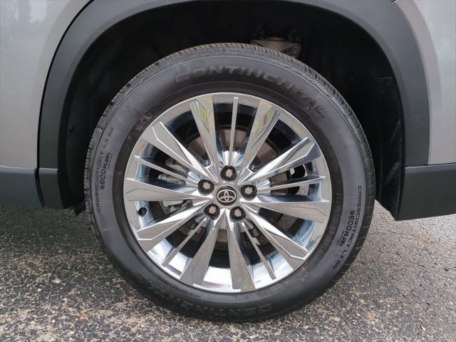 used 2025 Toyota Grand Highlander car, priced at $53,900