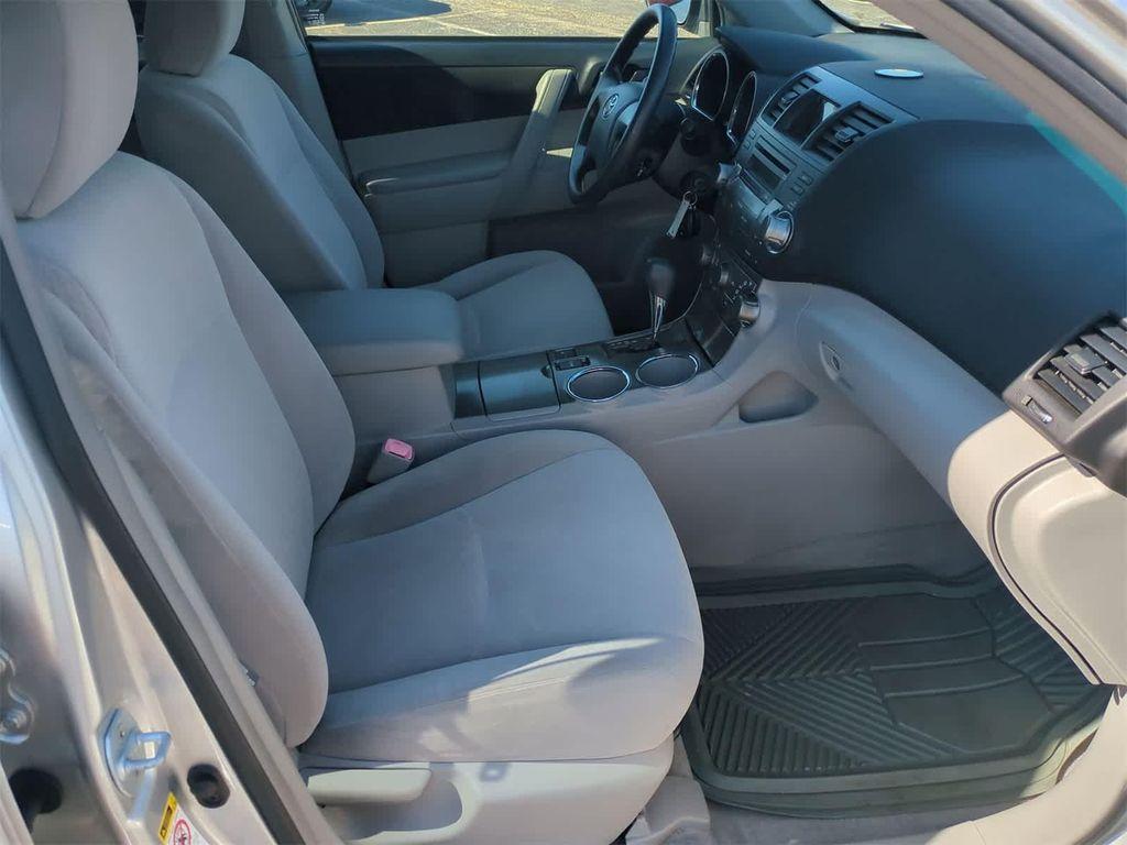 used 2009 Toyota Highlander car, priced at $8,500
