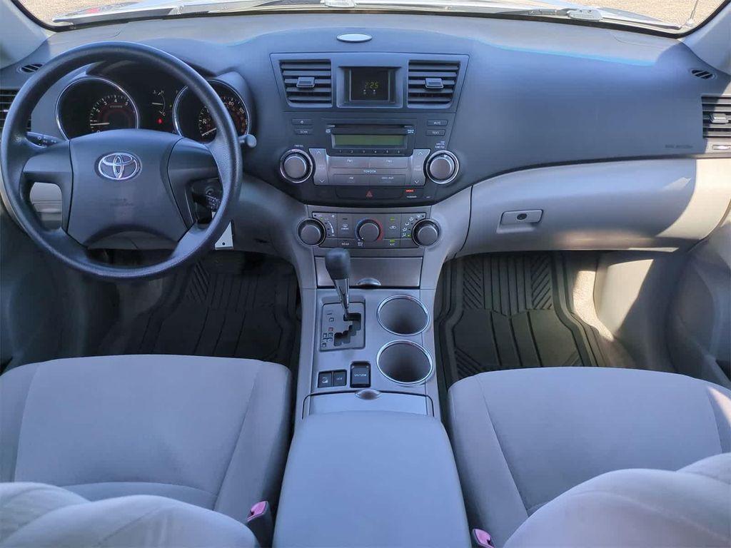 used 2009 Toyota Highlander car, priced at $8,500
