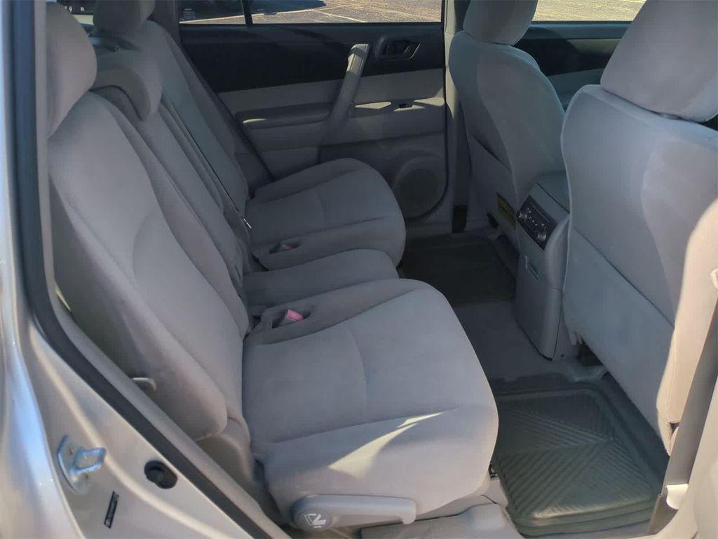 used 2009 Toyota Highlander car, priced at $8,500