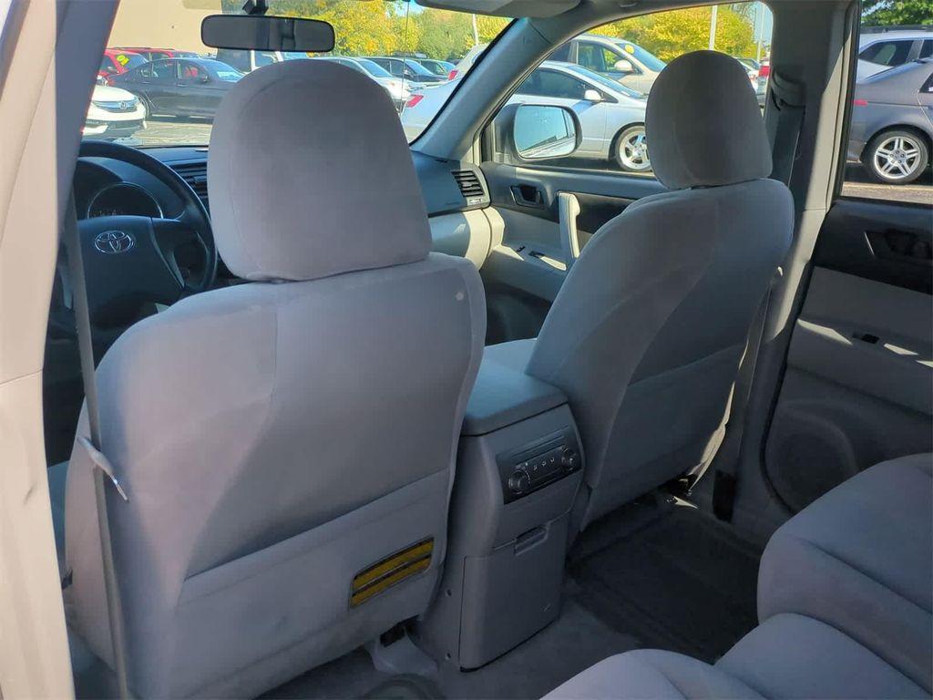 used 2009 Toyota Highlander car, priced at $8,500