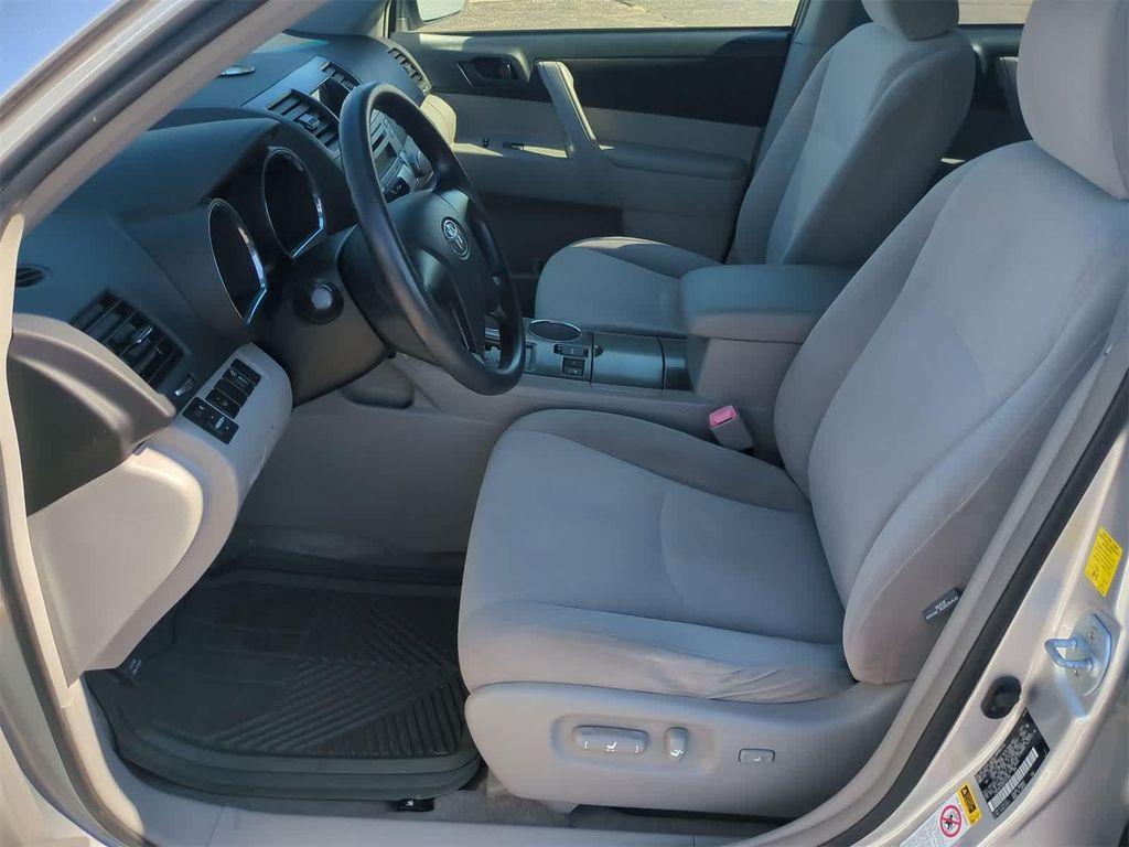 used 2009 Toyota Highlander car, priced at $8,500