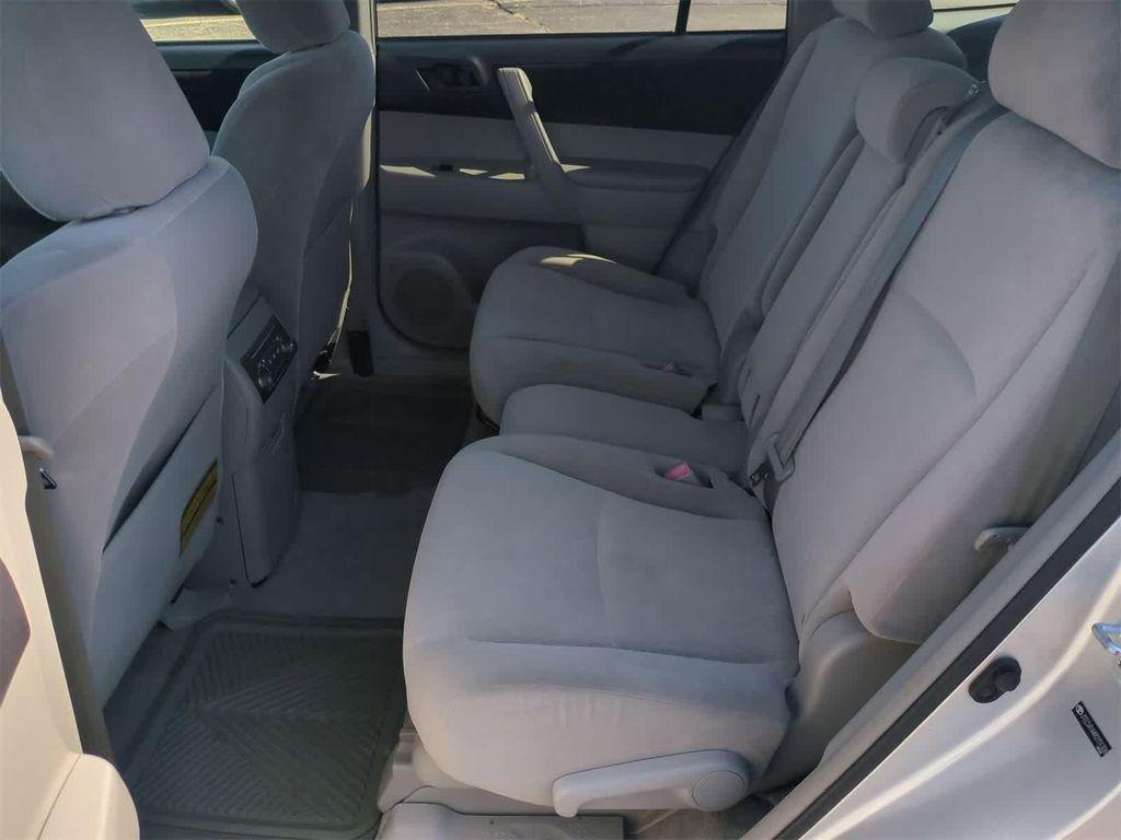 used 2009 Toyota Highlander car, priced at $8,500