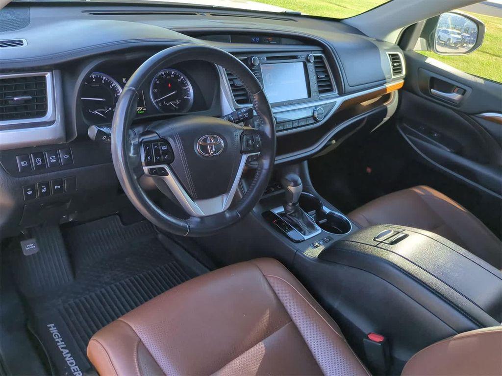used 2019 Toyota Highlander car, priced at $25,500