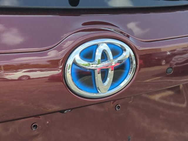 used 2018 Toyota Highlander Hybrid car, priced at $23,979