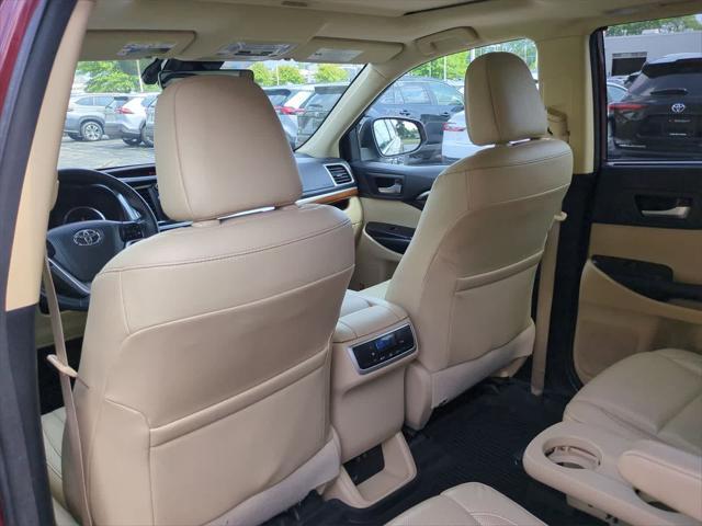 used 2018 Toyota Highlander Hybrid car, priced at $23,979