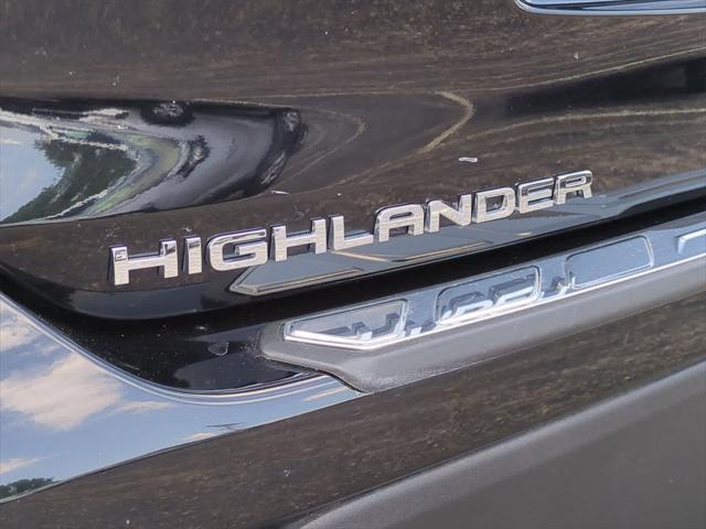 used 2024 Toyota Highlander Hybrid car, priced at $47,500