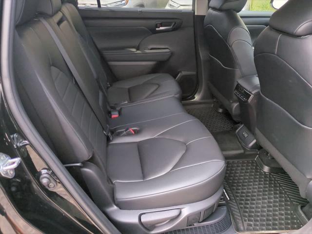 used 2024 Toyota Highlander Hybrid car, priced at $47,500