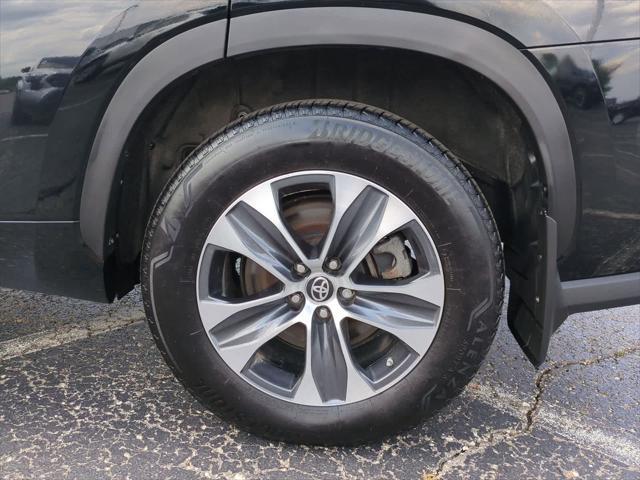 used 2024 Toyota Highlander Hybrid car, priced at $47,500