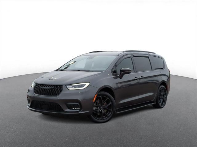 used 2022 Chrysler Pacifica car, priced at $33,870