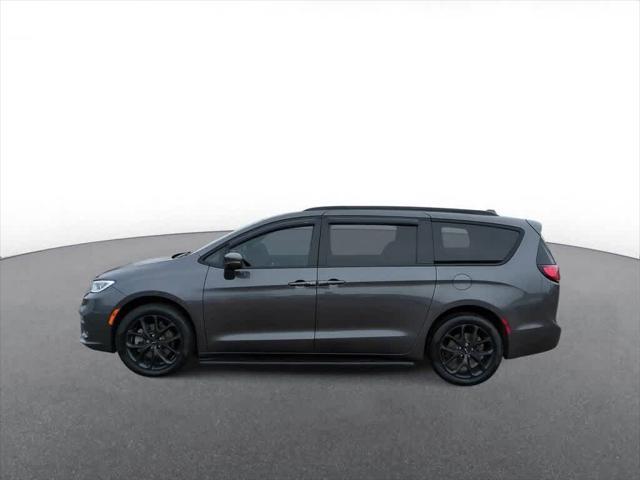 used 2022 Chrysler Pacifica car, priced at $33,870