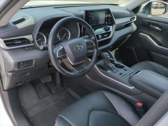 used 2022 Toyota Highlander car, priced at $36,497