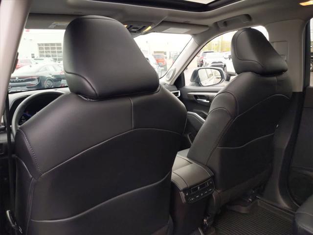 used 2023 Toyota Highlander Hybrid car, priced at $49,997