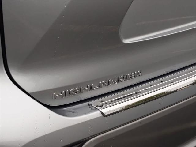 used 2023 Toyota Highlander Hybrid car, priced at $49,997