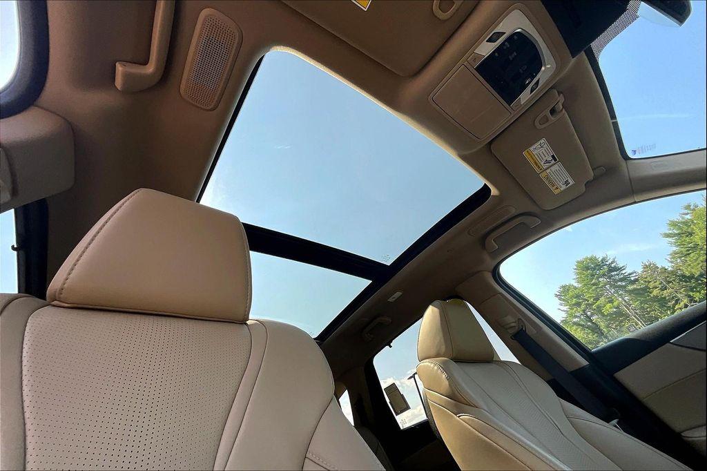 used 2025 Acura MDX car, priced at $51,500