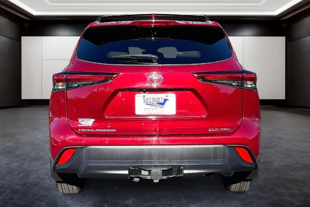 used 2023 Toyota Highlander car, priced at $35,250