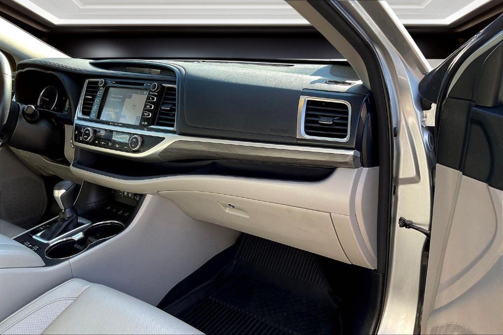 used 2018 Toyota Highlander car, priced at $24,500