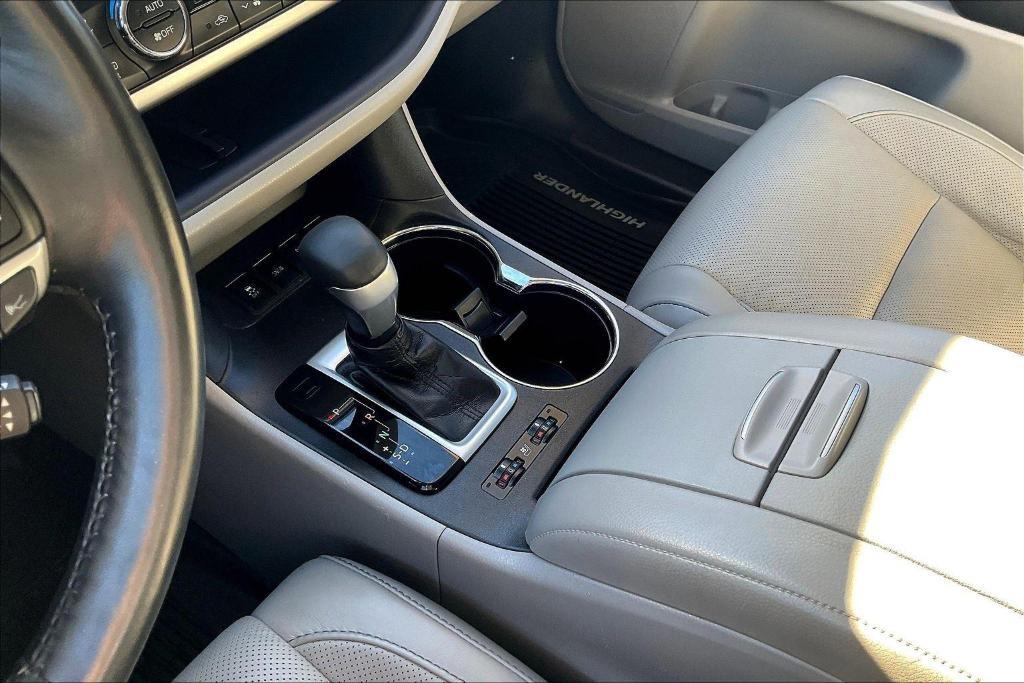 used 2018 Toyota Highlander car, priced at $24,500