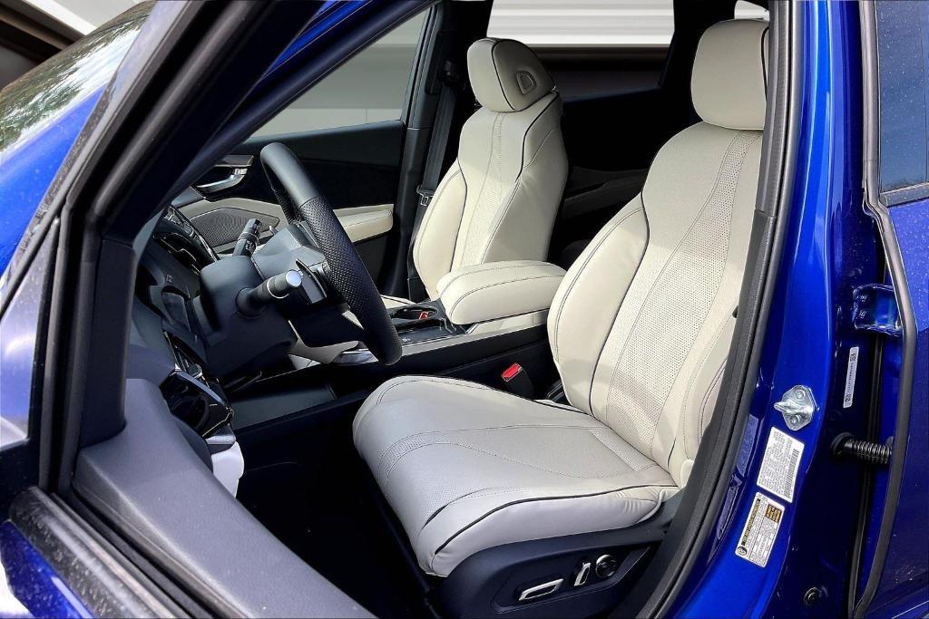 new 2025 Acura RDX car, priced at $56,400