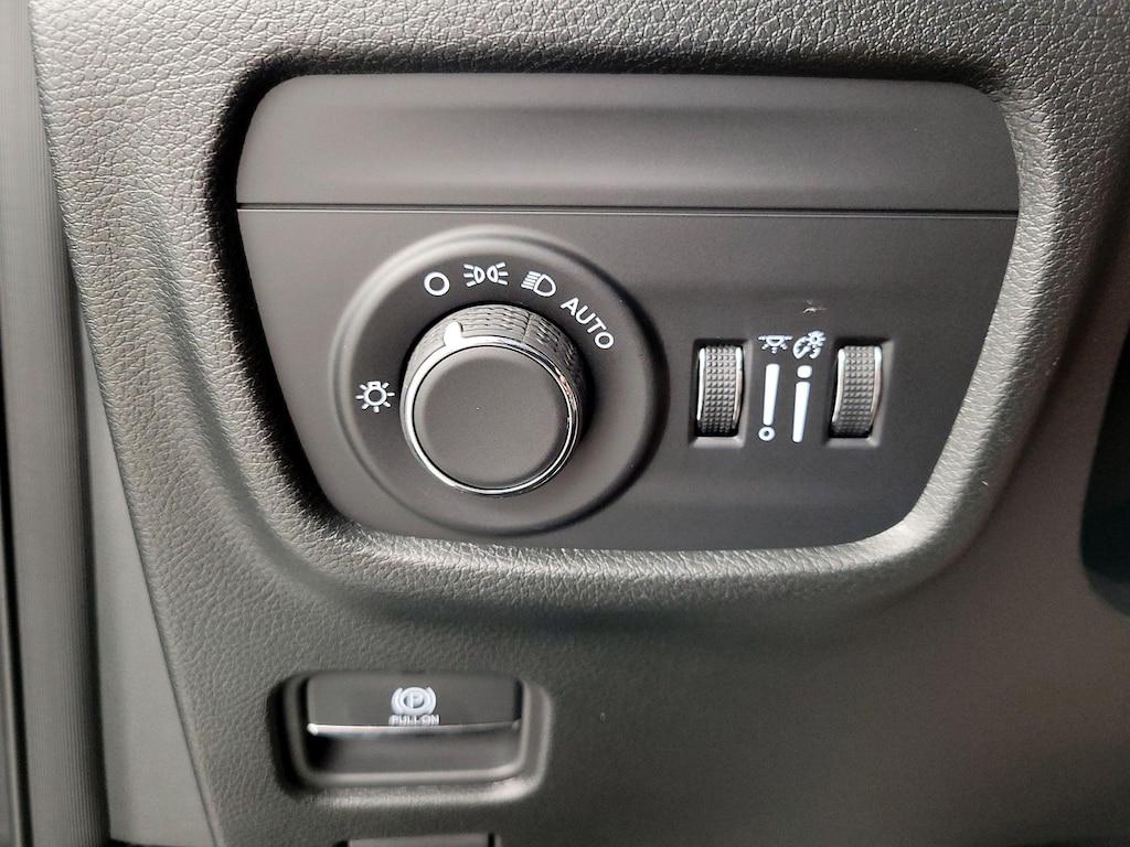 used 2025 Jeep Grand Cherokee car, priced at $35,998