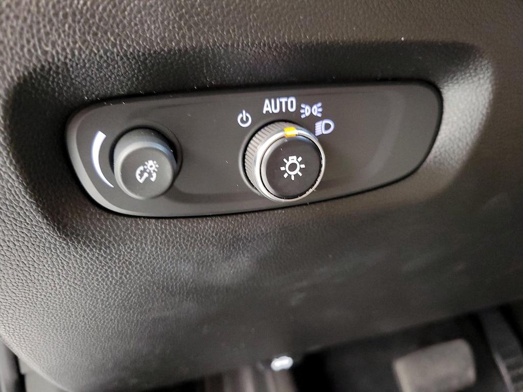 used 2023 Chevrolet Traverse car, priced at $37,998