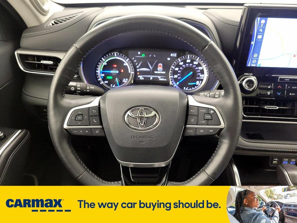 used 2022 Toyota Highlander Hybrid car, priced at $43,998