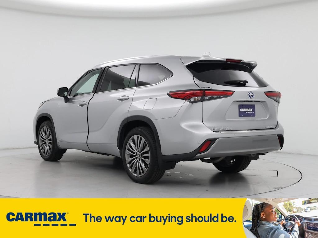 used 2022 Toyota Highlander Hybrid car, priced at $43,998