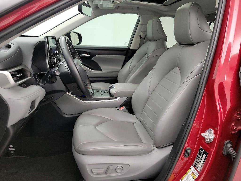 used 2022 Toyota Highlander car, priced at $30,998